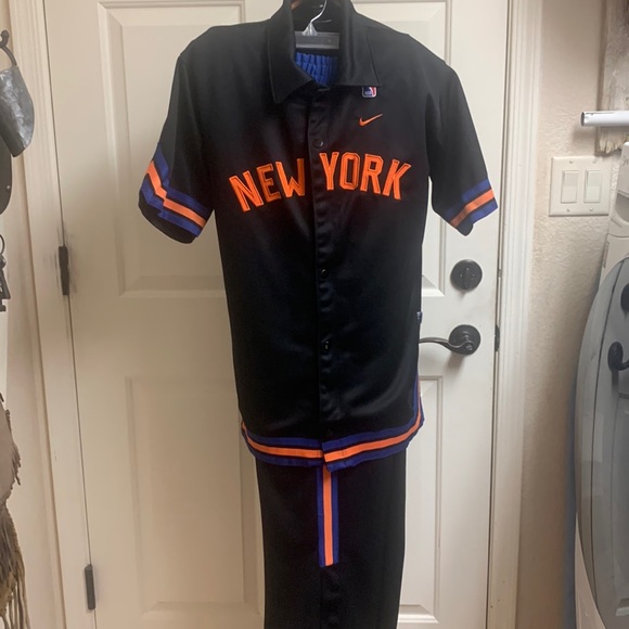 Nike Other - New York Knicks Vintage Nike throwback NBA shooting Jersey and pants, XL